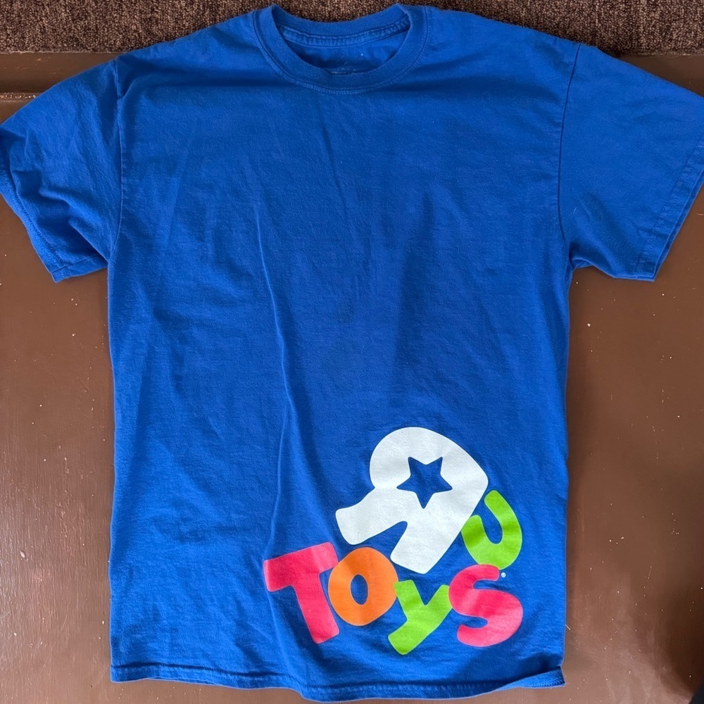 Toys R Us C’mon Let’s Play Work Tshirt - Medium Unisex
